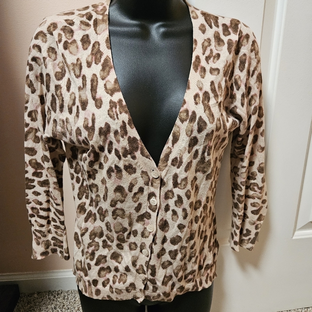 New York & Company Brown Tan V-Neck Sweater